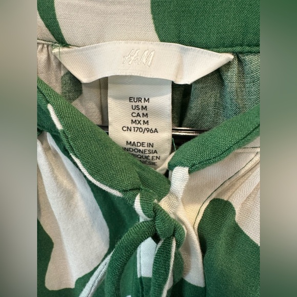 H&M Balloon-sleeved Green and White Floral Maxi Dress Size Medium - Picture 3 of 7